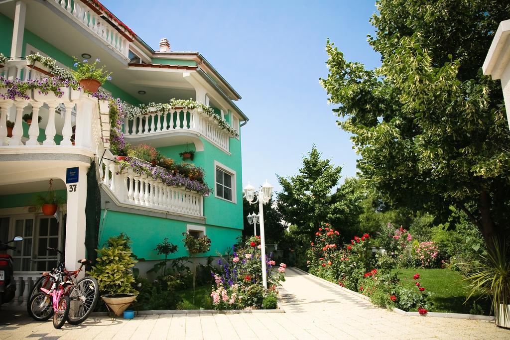 Apartments Katarine Zrinske Vodice Exterior foto