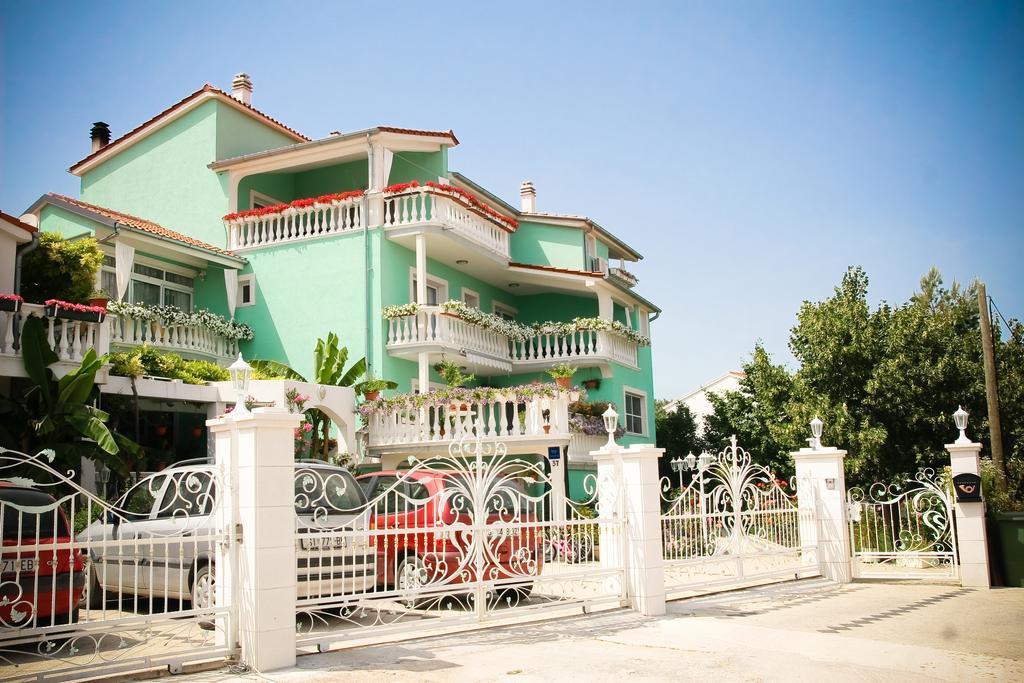 Apartments Katarine Zrinske Vodice Exterior foto
