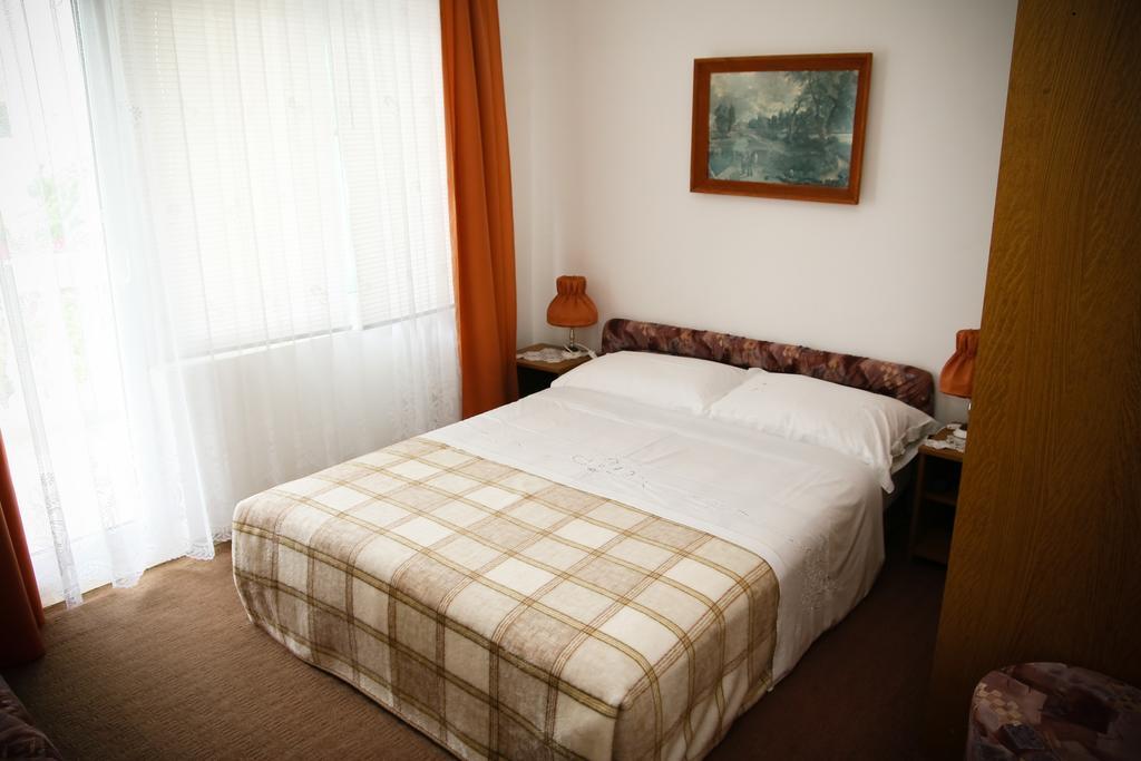 Apartments Katarine Zrinske Vodice Exterior foto